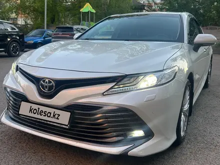Toyota Camry 2018 года за 13 900 000 тг. в Павлодар – фото 3