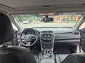 Toyota Camry 2017 года за 9 800 000 тг. в Караганда – фото 11