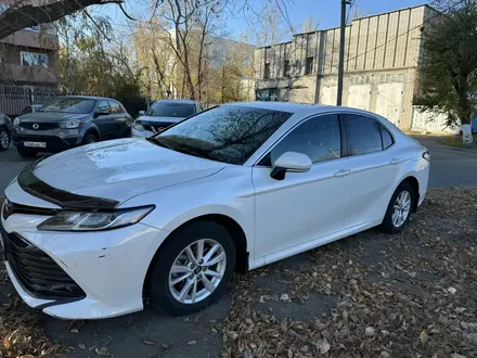 Toyota Camry 2018 года за 12 000 000 тг. в Астана – фото 2