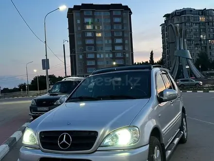 Mercedes-Benz ML 430 2000 года за 4 500 000 тг. в Костанай – фото 2