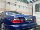 Mercedes-Benz E 200 1998 года за 3 000 000 тг. в Астана – фото 2