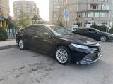 Toyota Camry 2018 года за 13 900 000 тг. в Алматы – фото 5