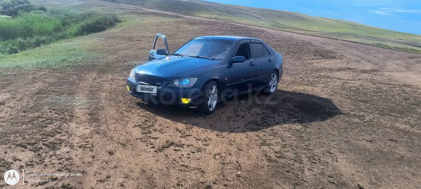 Lexus is-200, 1999