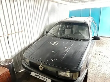 Volkswagen Passat 1993 года за 1 000 000 тг. в Есик