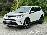 Toyota RAV4 2018 годаүшін15 300 000 тг. в Алматы