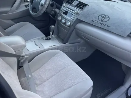 Toyota Camry 2011 года за 4 500 000 тг. в Атырау – фото 5