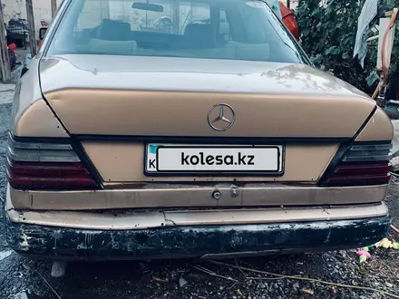 Mercedes-Benz E 200 1986 года за 550 000 тг. в Тараз – фото 10