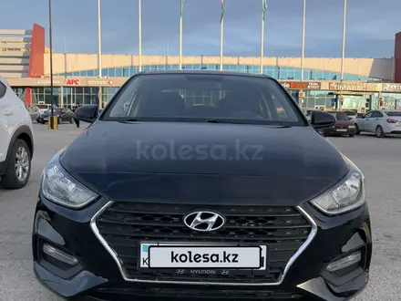 Hyundai Accent 2019 года за 7 200 000 тг. в Актобе – фото 2