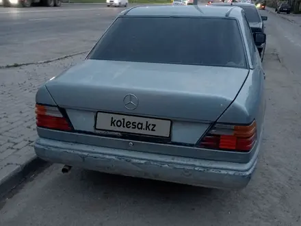 Mercedes-Benz E 200 1988 года за 400 000 тг. в Астана – фото 3