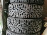 Зимние шины Nokian 205/55/16 с дисками на тойота за 120 000 тг. в Караганда – фото 2
