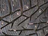 Зимние шины Nokian 205/55/16 с дисками на тойота за 120 000 тг. в Караганда – фото 3