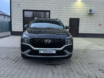Hyundai Santa Fe 2023 года за 15 700 000 тг. в Уральск