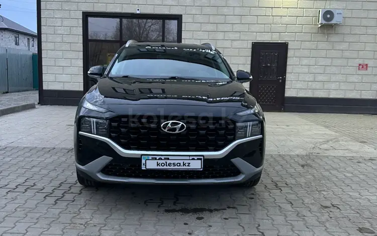 Hyundai Santa Fe 2023 года за 15 700 000 тг. в Уральск