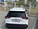 Toyota RAV4 2021 года за 14 000 000 тг. в Атырау – фото 3