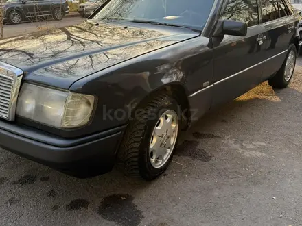 Mercedes-Benz E 230 1991 года за 1 800 000 тг. в Алматы – фото 5