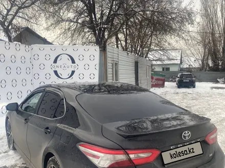 Toyota Camry 2018 года за 12 000 000 тг. в Алматы – фото 6