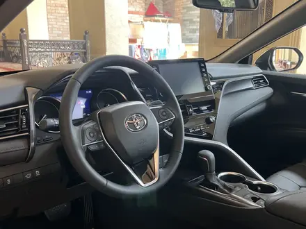 Toyota Camry 2023 года за 19 800 000 тг. в Шымкент – фото 6