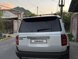 Toyota Land Cruiser Prado 2024 годаүшін30 500 000 тг. в Шымкент – фото 4