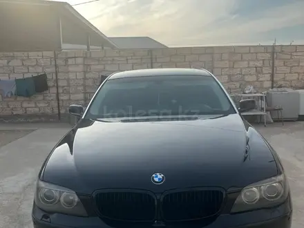 BMW 745 2004 года за 3 600 000 тг. в Актау