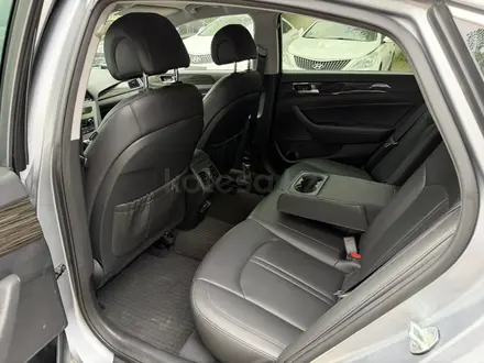 Hyundai Sonata 2015 года за 8 750 000 тг. в Алматы – фото 30