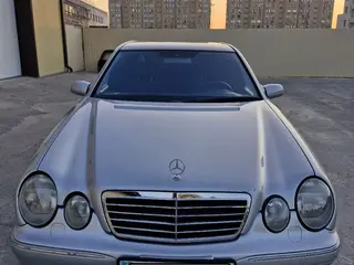 Mercedes-Benz E 320