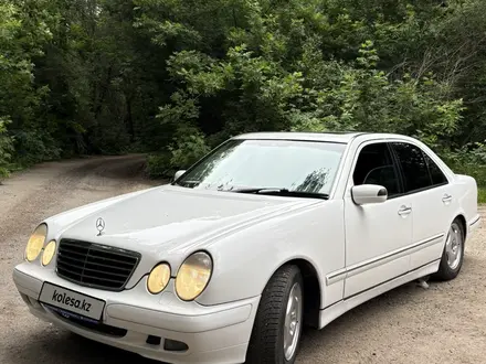 Mercedes-Benz E 320 2001 года за 4 400 000 тг. в Алматы