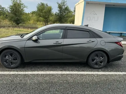 Hyundai Elantra 2021 года за 8 000 000 тг. в Уральск – фото 4