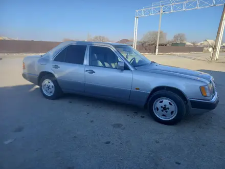 Mercedes-Benz E 230 1987 года за 1 400 000 тг. в Шиели – фото 4