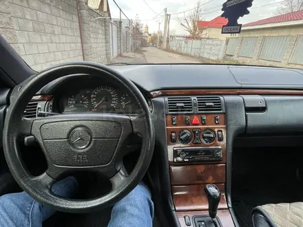 Mercedes-Benz E 320 1997 года за 3 700 000 тг. в Алматы – фото 7