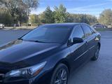 Toyota Camry 2017 годаүшін6 500 000 тг. в Актобе – фото 2