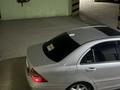 Mercedes-Benz C 200 2004 годаfor4 300 000 тг. в Актобе – фото 2