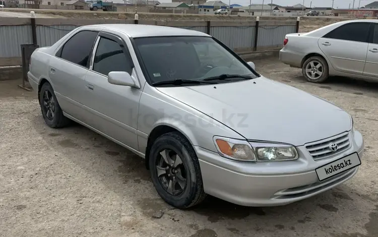 Toyota Camry 2001 года за 3 600 000 тг. в Жанаозен