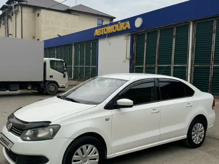 Volkswagen Polo 2013 года за 3 700 000 тг. в Атырау – фото 2