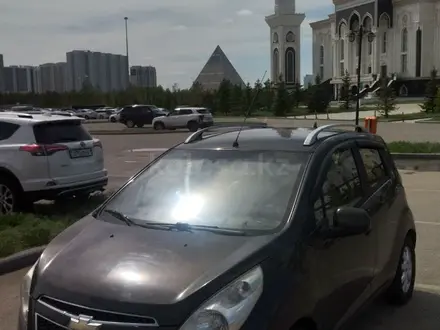 Chevrolet Spark 2011 года за 3 660 000 тг. в Астана – фото 2