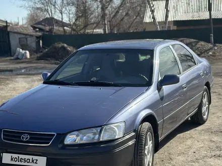 Toyota Camry 2000 года за 2 200 000 тг. в Усть-Каменогорск – фото 4