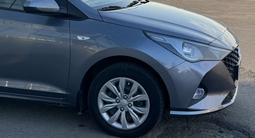 Hyundai Accent 2021 года за 6 900 000 тг. в Астана – фото 2