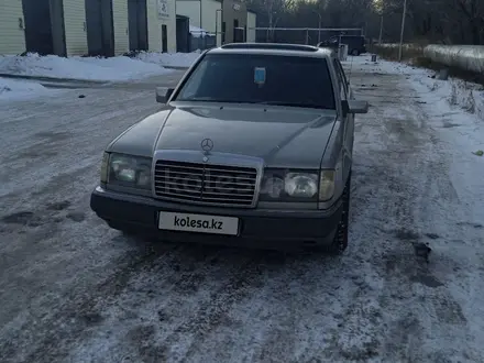 Mercedes-Benz E 200 1989 года за 1 350 000 тг. в Караганда – фото 2