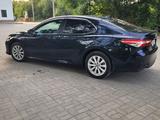 Toyota Camry 2020 года за 12 600 000 тг. в Актобе – фото 4