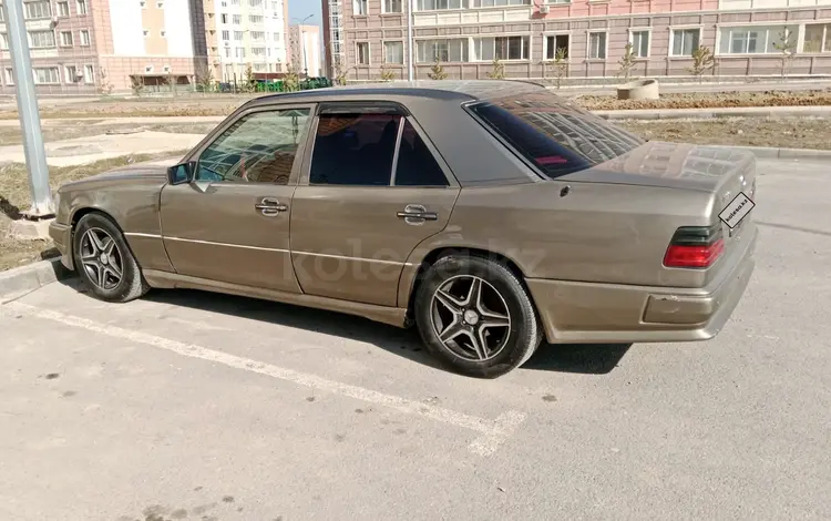 Mercedes-Benz E 220 1993 годаүшін1 900 000 тг. в Шымкент