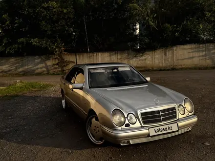 Mercedes-Benz E 55 AMG 1999 года за 5 500 000 тг. в Алматы – фото 12