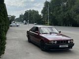 BMW 525 1990 года за 600 000 тг. в Алматы