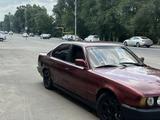 BMW 525 1990 года за 600 000 тг. в Алматы – фото 3