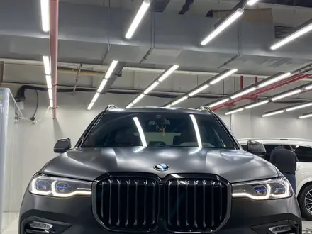 BMW X7 2022 года за 66 000 000 тг. в Астана