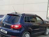 Volkswagen Tiguan 2010 года за 5 200 000 тг. в Атырау – фото 4