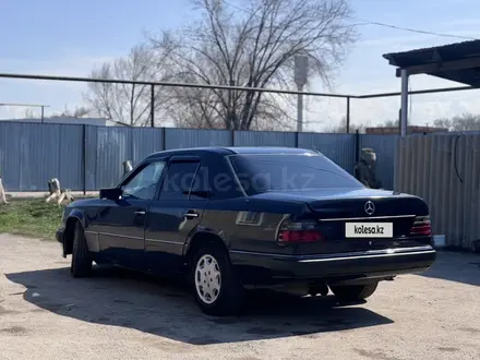 Mercedes-Benz E 260 1992 года за 1 390 000 тг. в Алматы – фото 3