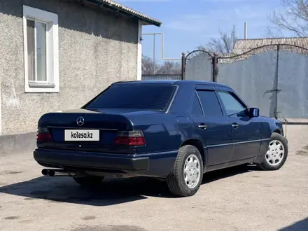 Mercedes-Benz E 260 1992 года за 1 390 000 тг. в Алматы – фото 2