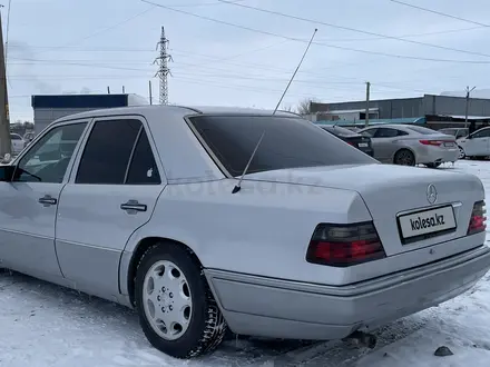 Mercedes-Benz E 200 1993 года за 2 030 000 тг. в Шымкент – фото 12