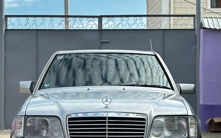 Mercedes-Benz E 200 1993 года за 2 030 000 тг. в Шымкент