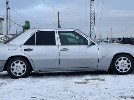 Mercedes-Benz E 200 1993 года за 2 030 000 тг. в Шымкент – фото 3