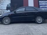 Toyota Camry 2005 года за 4 500 000 тг. в Уральск – фото 2